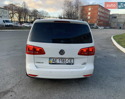 Белый Фольксваген Туран, объемом двигателя 1.6 л и пробегом 235 тыс. км за 9800 $, фото 5 на Automoto.ua