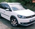 Білий Фольксваген Туран, об'ємом двигуна 2 л та пробігом 230 тис. км за 14000 $, фото 1 на Automoto.ua