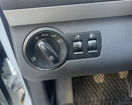 Білий Фольксваген Туран, об'ємом двигуна 1.4 л та пробігом 198 тис. км за 9199 $, фото 11 на Automoto.ua