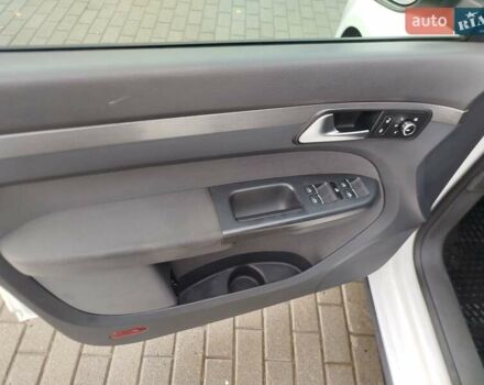 Білий Фольксваген Туран, об'ємом двигуна 1.4 л та пробігом 238 тис. км за 8800 $, фото 16 на Automoto.ua