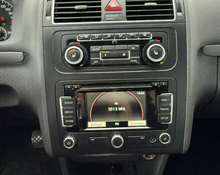 Белый Фольксваген Туран, объемом двигателя 1.39 л и пробегом 221 тыс. км за 9499 $, фото 18 на Automoto.ua