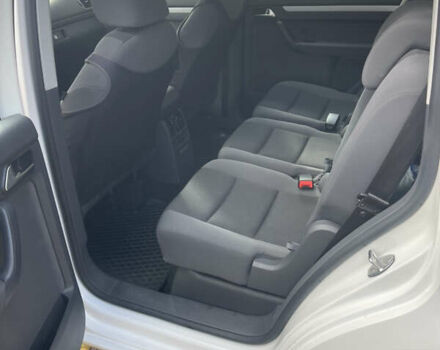 Белый Фольксваген Туран, объемом двигателя 1.6 л и пробегом 140 тыс. км за 12700 $, фото 9 на Automoto.ua