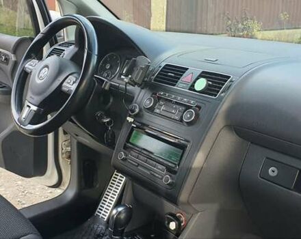 Білий Фольксваген Туран, об'ємом двигуна 1.6 л та пробігом 270 тис. км за 9450 $, фото 35 на Automoto.ua