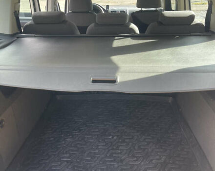 Белый Фольксваген Туран, объемом двигателя 1.6 л и пробегом 140 тыс. км за 12700 $, фото 13 на Automoto.ua