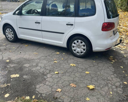 Белый Фольксваген Туран, объемом двигателя 1.6 л и пробегом 140 тыс. км за 12700 $, фото 5 на Automoto.ua