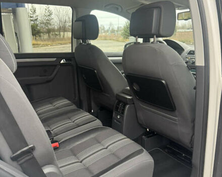 Білий Фольксваген Туран, об'ємом двигуна 2 л та пробігом 251 тис. км за 12300 $, фото 36 на Automoto.ua