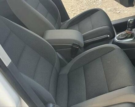 Білий Фольксваген Туран, об'ємом двигуна 1.6 л та пробігом 270 тис. км за 9450 $, фото 33 на Automoto.ua