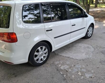 Белый Фольксваген Туран, объемом двигателя 1.6 л и пробегом 240 тыс. км за 9700 $, фото 2 на Automoto.ua