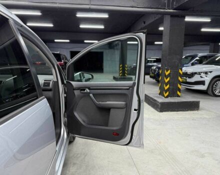 Белый Фольксваген Туран, объемом двигателя 2 л и пробегом 241 тыс. км за 12300 $, фото 9 на Automoto.ua