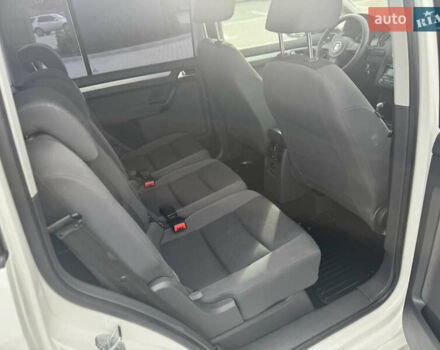 Білий Фольксваген Туран, об'ємом двигуна 1.6 л та пробігом 264 тис. км за 9650 $, фото 25 на Automoto.ua