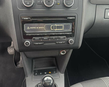 Білий Фольксваген Туран, об'ємом двигуна 2 л та пробігом 251 тис. км за 12300 $, фото 20 на Automoto.ua