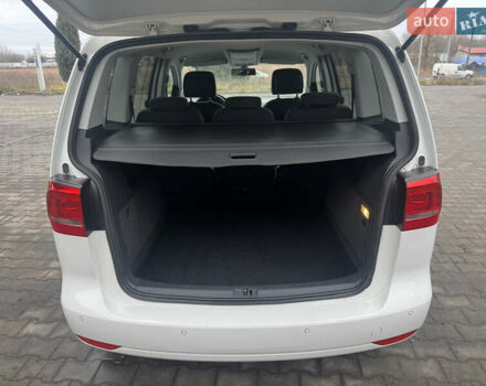 Білий Фольксваген Туран, об'ємом двигуна 2 л та пробігом 251 тис. км за 12300 $, фото 34 на Automoto.ua