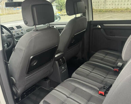 Білий Фольксваген Туран, об'ємом двигуна 2 л та пробігом 251 тис. км за 12300 $, фото 29 на Automoto.ua