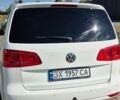 Белый Фольксваген Туран, объемом двигателя 1.97 л и пробегом 263 тыс. км за 12000 $, фото 1 на Automoto.ua