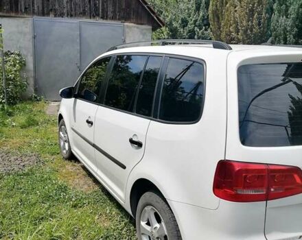 Белый Фольксваген Туран, объемом двигателя 1.6 л и пробегом 230 тыс. км за 9800 $, фото 2 на Automoto.ua