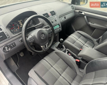 Білий Фольксваген Туран, об'ємом двигуна 2 л та пробігом 251 тис. км за 12300 $, фото 13 на Automoto.ua