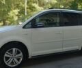Белый Фольксваген Туран, объемом двигателя 2 л и пробегом 335 тыс. км за 11600 $, фото 1 на Automoto.ua