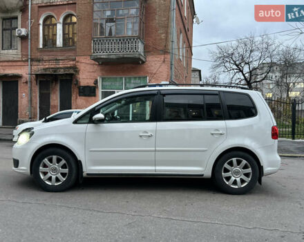 Белый Фольксваген Туран, объемом двигателя 1.6 л и пробегом 284 тыс. км за 9350 $, фото 1 на Automoto.ua