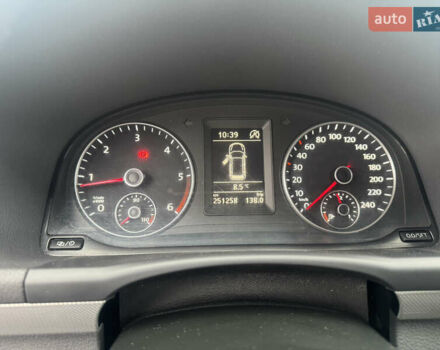 Білий Фольксваген Туран, об'ємом двигуна 2 л та пробігом 251 тис. км за 12300 $, фото 22 на Automoto.ua