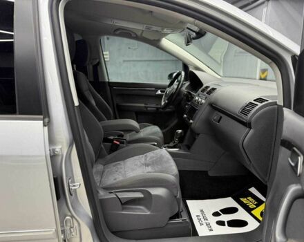 Белый Фольксваген Туран, объемом двигателя 2 л и пробегом 241 тыс. км за 12300 $, фото 8 на Automoto.ua