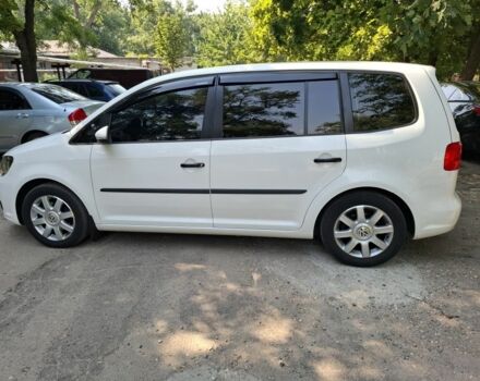 Белый Фольксваген Туран, объемом двигателя 1.6 л и пробегом 240 тыс. км за 9700 $, фото 4 на Automoto.ua