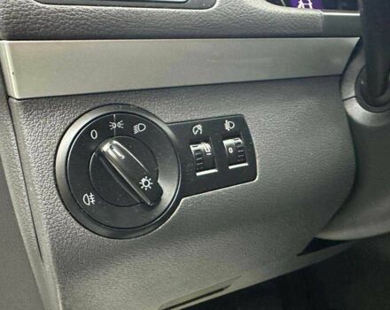 Белый Фольксваген Туран, объемом двигателя 1.6 л и пробегом 188 тыс. км за 12500 $, фото 9 на Automoto.ua