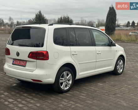 Білий Фольксваген Туран, об'ємом двигуна 2 л та пробігом 251 тис. км за 12300 $, фото 4 на Automoto.ua