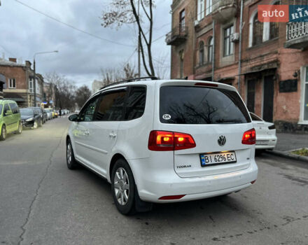 Белый Фольксваген Туран, объемом двигателя 1.6 л и пробегом 284 тыс. км за 9350 $, фото 2 на Automoto.ua