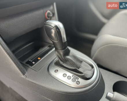 Білий Фольксваген Туран, об'ємом двигуна 1.6 л та пробігом 264 тис. км за 9650 $, фото 18 на Automoto.ua