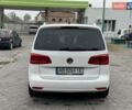 Белый Фольксваген Туран, объемом двигателя 2 л и пробегом 189 тыс. км за 11000 $, фото 2 на Automoto.ua