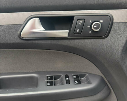 Білий Фольксваген Туран, об'ємом двигуна 2 л та пробігом 251 тис. км за 12300 $, фото 17 на Automoto.ua