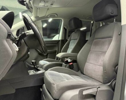 Белый Фольксваген Туран, объемом двигателя 2 л и пробегом 241 тыс. км за 12300 $, фото 21 на Automoto.ua