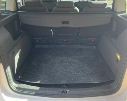 Белый Фольксваген Туран, объемом двигателя 1.6 л и пробегом 140 тыс. км за 12700 $, фото 12 на Automoto.ua