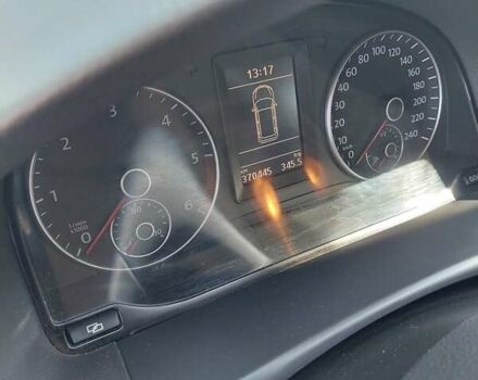 Белый Фольксваген Туран, объемом двигателя 1.97 л и пробегом 380 тыс. км за 9000 $, фото 15 на Automoto.ua