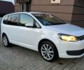 Белый Фольксваген Туран, объемом двигателя 1.6 л и пробегом 240 тыс. км за 8777 $, фото 1 на Automoto.ua