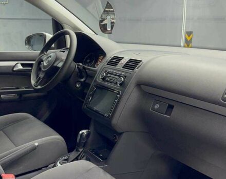 Белый Фольксваген Туран, объемом двигателя 1.6 л и пробегом 188 тыс. км за 12500 $, фото 16 на Automoto.ua