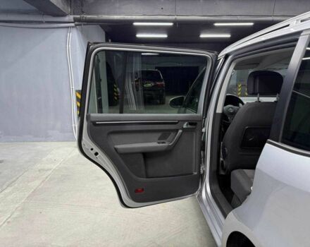 Белый Фольксваген Туран, объемом двигателя 2 л и пробегом 241 тыс. км за 12300 $, фото 16 на Automoto.ua