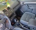 Белый Фольксваген Туран, объемом двигателя 1.97 л и пробегом 250 тыс. км за 12600 $, фото 10 на Automoto.ua