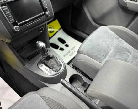 Белый Фольксваген Туран, объемом двигателя 2 л и пробегом 241 тыс. км за 12300 $, фото 19 на Automoto.ua