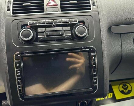 Белый Фольксваген Туран, объемом двигателя 1.6 л и пробегом 188 тыс. км за 12500 $, фото 15 на Automoto.ua