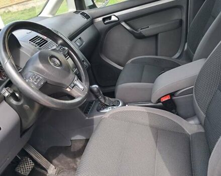 Белый Фольксваген Туран, объемом двигателя 1.6 л и пробегом 170 тыс. км за 10700 $, фото 15 на Automoto.ua