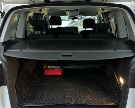 Белый Фольксваген Туран, объемом двигателя 1.6 л и пробегом 284 тыс. км за 9350 $, фото 12 на Automoto.ua