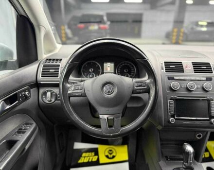 Белый Фольксваген Туран, объемом двигателя 2 л и пробегом 241 тыс. км за 12300 $, фото 10 на Automoto.ua