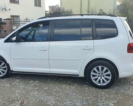 Білий Фольксваген Туран, об'ємом двигуна 1.6 л та пробігом 270 тис. км за 9450 $, фото 16 на Automoto.ua