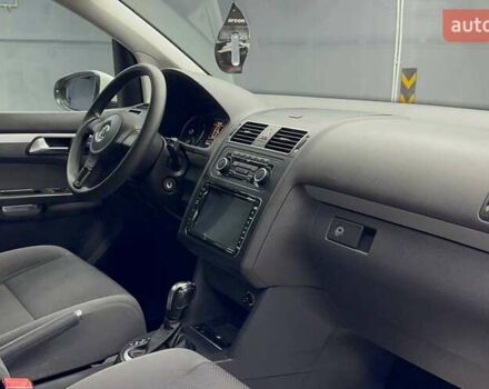 Белый Фольксваген Туран, объемом двигателя 1.6 л и пробегом 188 тыс. км за 12500 $, фото 16 на Automoto.ua