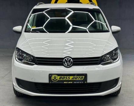 Белый Фольксваген Туран, объемом двигателя 1.6 л и пробегом 188 тыс. км за 12500 $, фото 1 на Automoto.ua