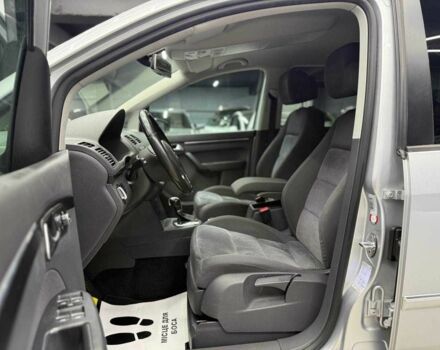 Белый Фольксваген Туран, объемом двигателя 2 л и пробегом 241 тыс. км за 12300 $, фото 22 на Automoto.ua