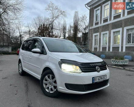 Белый Фольксваген Туран, объемом двигателя 1.6 л и пробегом 284 тыс. км за 9350 $, фото 6 на Automoto.ua
