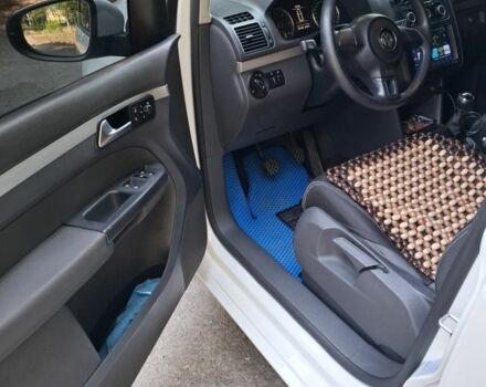 Белый Фольксваген Туран, объемом двигателя 1.6 л и пробегом 240 тыс. км за 9700 $, фото 8 на Automoto.ua