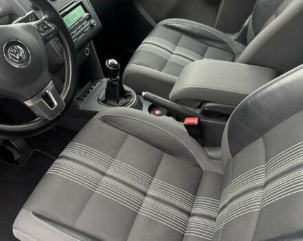 Білий Фольксваген Туран, об'ємом двигуна 2 л та пробігом 251 тис. км за 12300 $, фото 24 на Automoto.ua